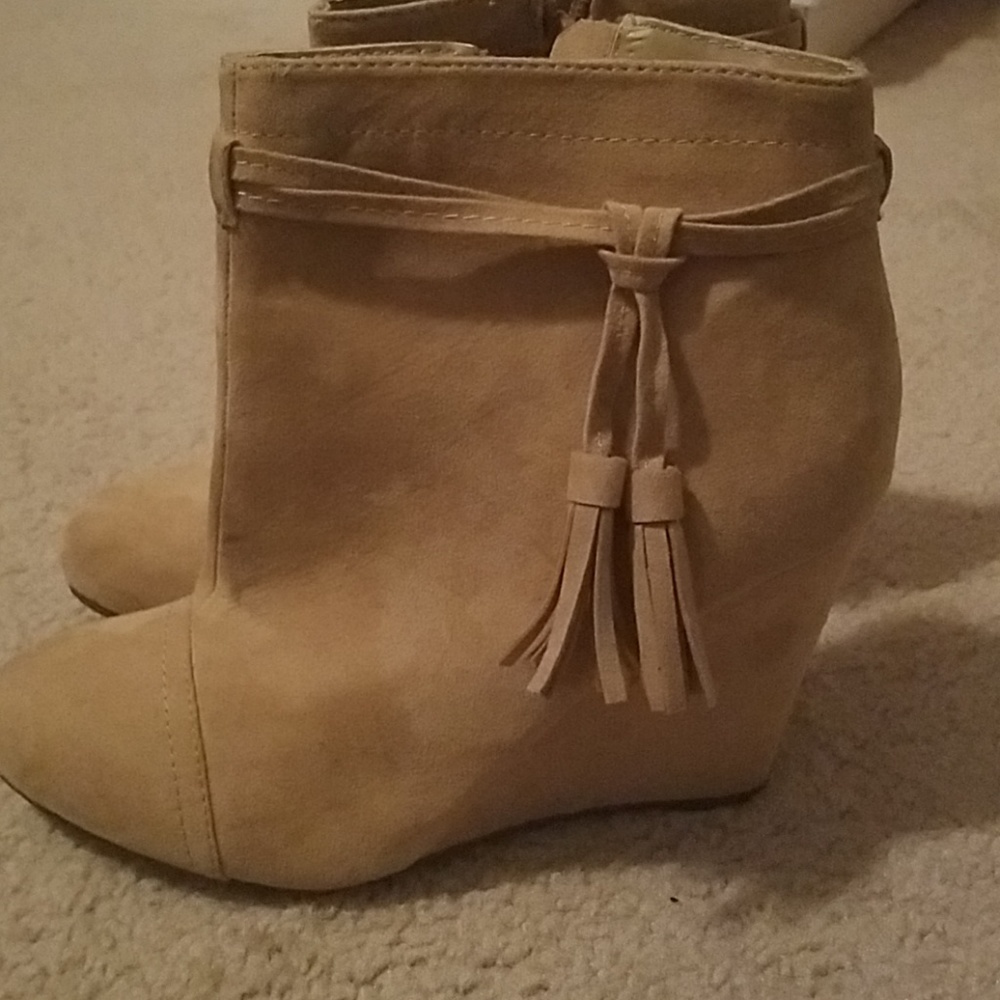 Tan boot